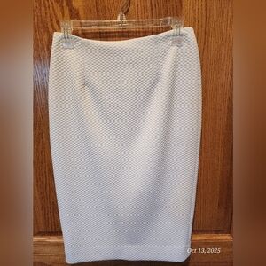 Eva Mendes for New York & Company White Textured Pencil Skirt size 4